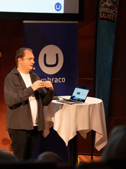 Niels Christian Laursen speaking at Umbraco Kalaset in Stockholm
